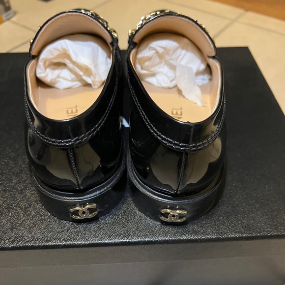 BLOGGERS FAV: CHANEL MOCCASINS LOAFERS IN BLACK - Picture 5 of 6